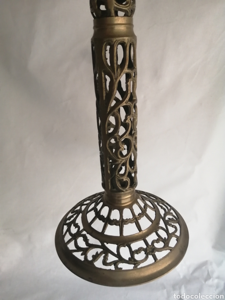 Antigüedades: Pie de preciosa mesa velador de bronce antigua - Foto 2 - 284313313