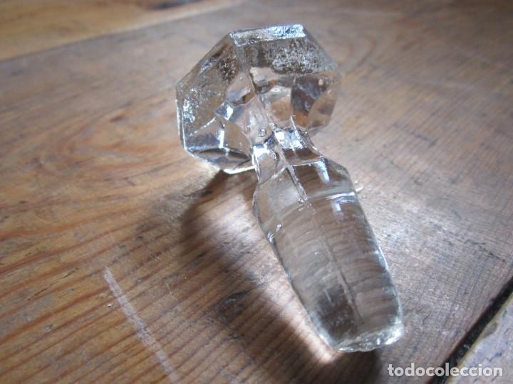 Antig&uuml;edades: Tap&oacute;n antiguo de cristal - Foto 3