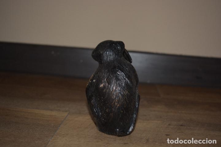 Antig&uuml;edades: FIGURA DE BRONCE MONO LEYENDO - Foto 6