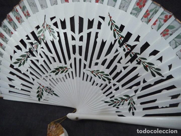 Antig&uuml;edades: ABANICO &uml;CARBONELL &uml; ( BLANCO ) FLORES ROJAS - Foto 11