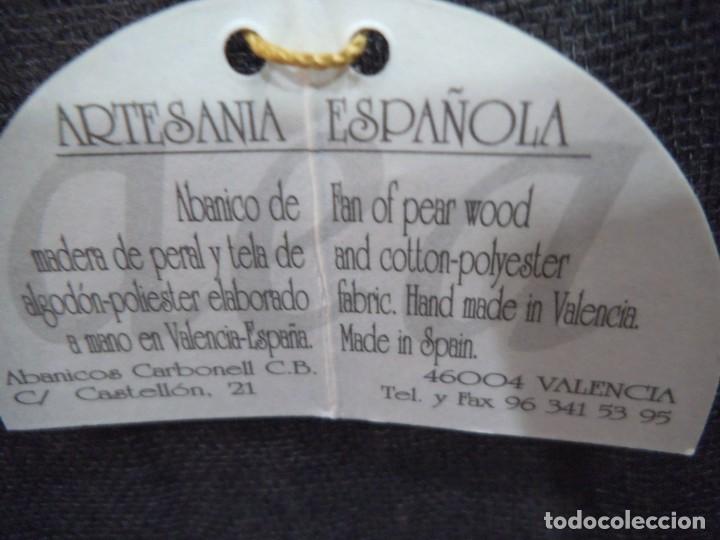 Antig&uuml;edades: ABANICO &uml;CARBONELL &uml; ( BLANCO ) FLORES ROJAS - Foto 14