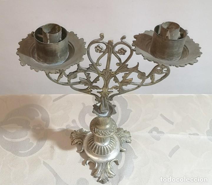 Antig&uuml;edades: Candelabro de Dos Velas - Foto 2