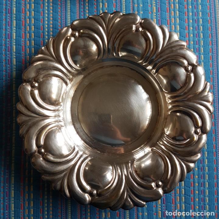 Antig&uuml;edades: PLATO MET&Aacute;LICO PLATEADO - Foto 1