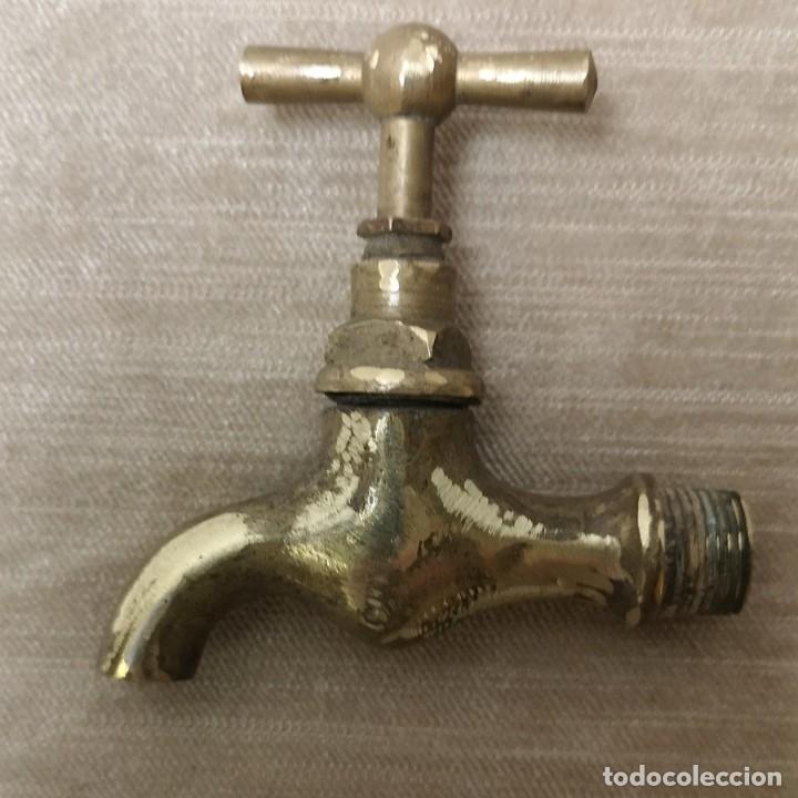 Antig&uuml;edades: Dos Grifos Antiguos - Foto 3