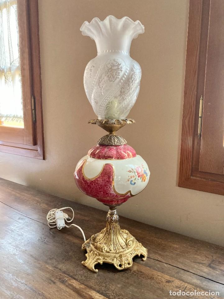 Antig&uuml;edades: L&aacute;mpara con tulipa de cristal - Foto 1