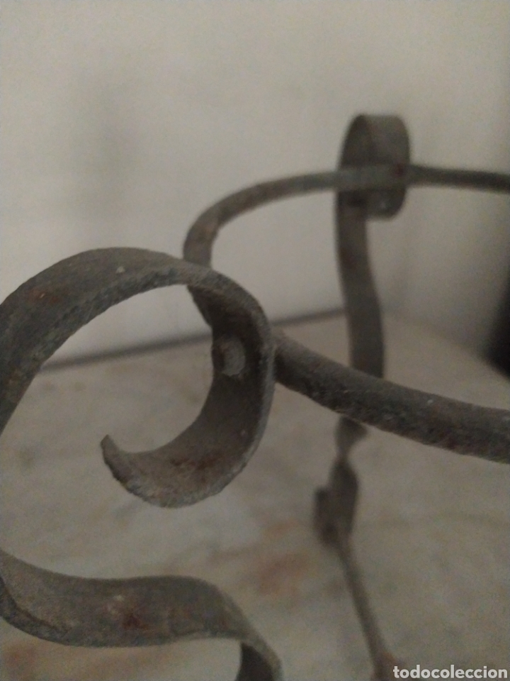 Antig&uuml;edades: Macetero muy antiguo de hierro forjado - Foto 3