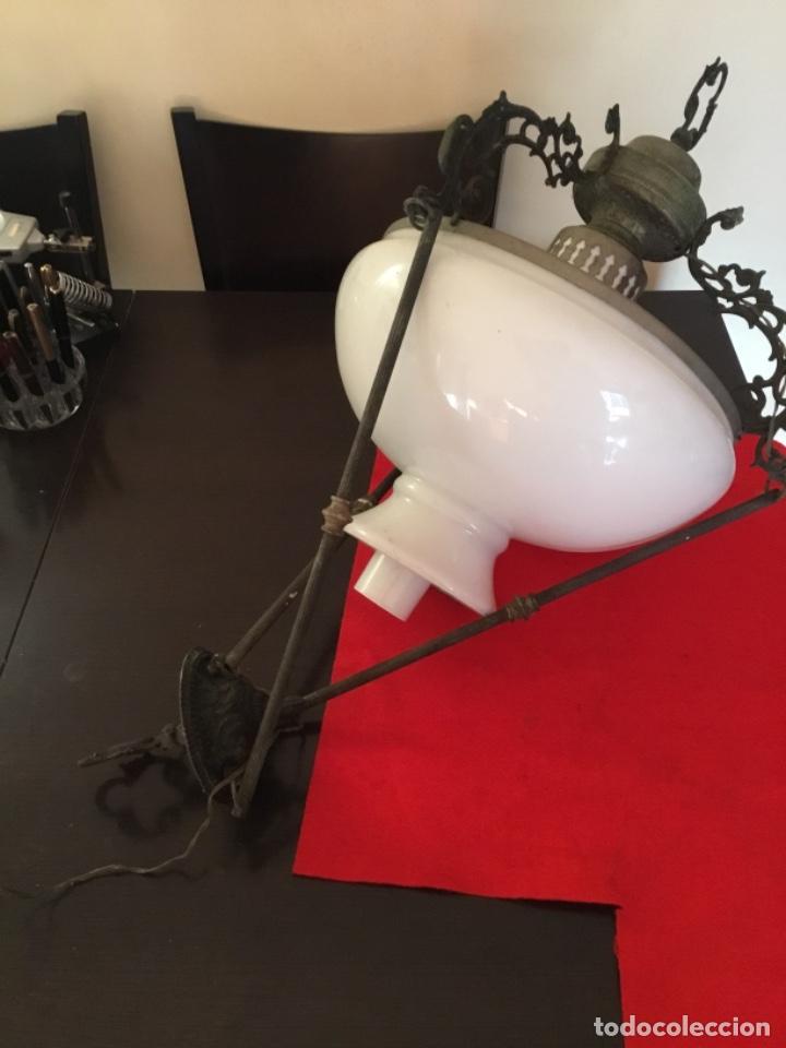 Antig&uuml;edades: L&aacute;mpara opalina, quinqu&eacute; transformado a energ&iacute;a el&eacute;ctrica, extensible - Foto 4