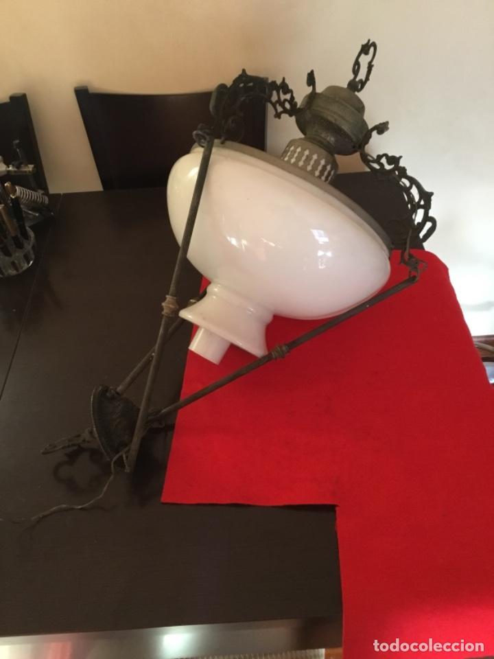 Antig&uuml;edades: L&aacute;mpara opalina, quinqu&eacute; transformado a energ&iacute;a el&eacute;ctrica, extensible - Foto 1