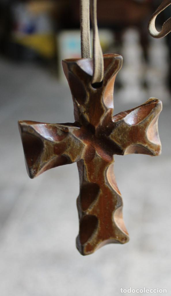 Antig&uuml;edades: cruz de madera - Foto 4