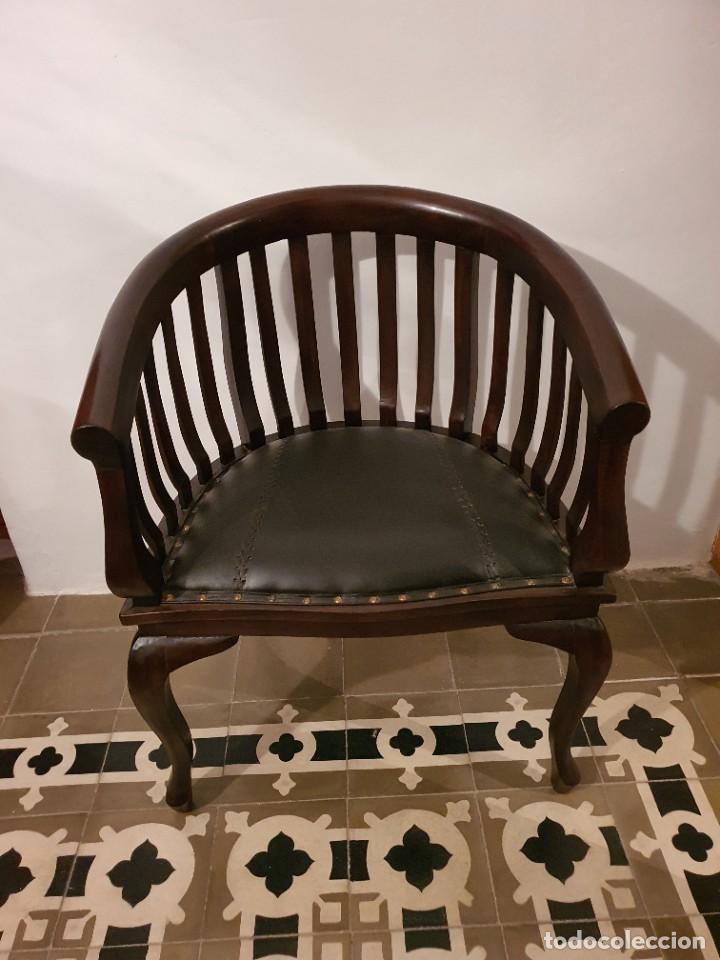 Antig&uuml;edades: SILLON DE MADERA DE TEKA Y PIEL - Foto 1