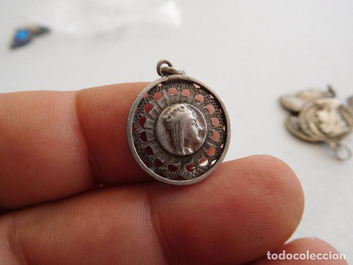 Antig&uuml;edades: Medalla de plata de la virgen de Montserrat - Foto 1