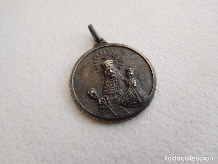 Antig&uuml;edades: Medalla de plata de la virgen del Lirio? - Foto 1