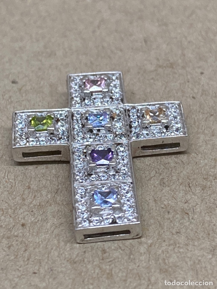 Antig&uuml;edades: Cruz de plata con piedras - Foto 1