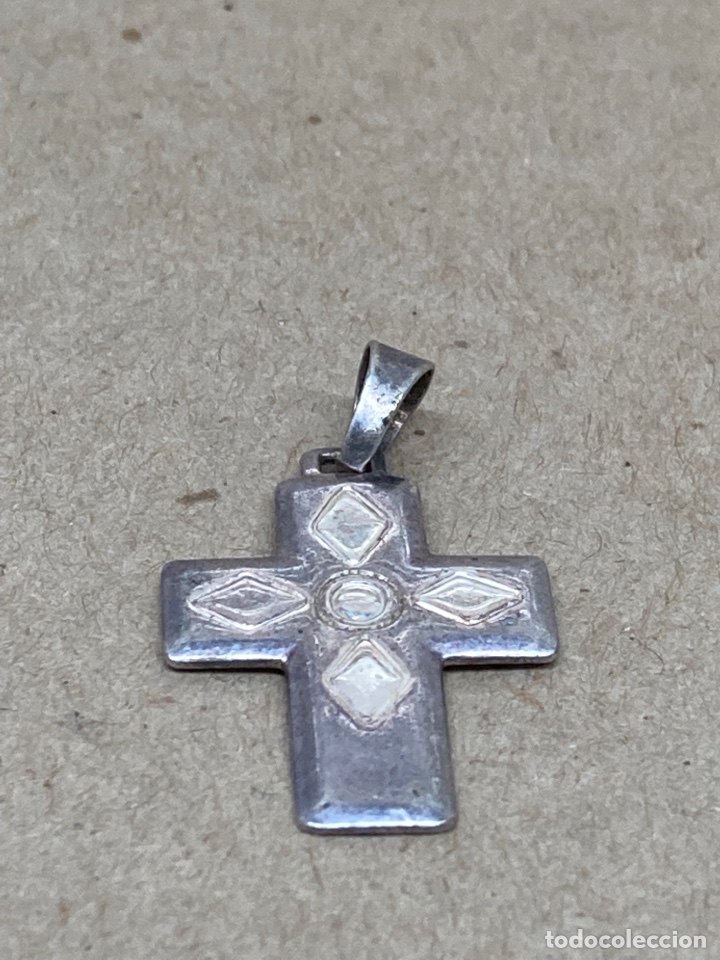 Antig&uuml;edades: Cruz de plata - Foto 1