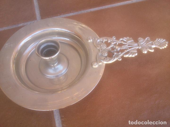 Antig&uuml;edades: Antiguo candelabro con bandeja - Foto 1