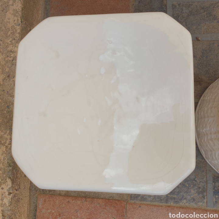 Antigüedades: Lote de 2 Jarrones Maceteros con base pedestal Capiteles Corintio cerámica vidriada blanca - Foto 8 - 285392303