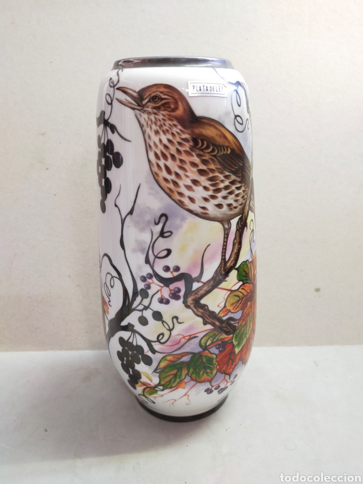 Antiquit&eacute;s: JARRON DE PORCELANA BOHEMIA JN BARCELONA, DETALLES EN PLATA DE LEY PINTADOS A MANO. 28,5 CM.