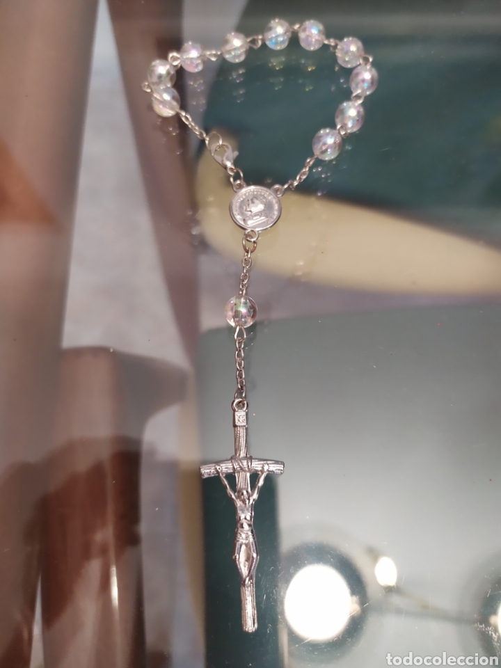 Antig&uuml;edades: Rosario de pulsera de mu&ntilde;eca en plastico - Foto 1