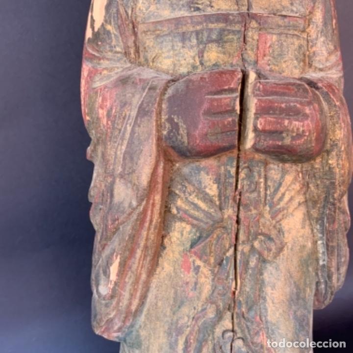 Antigüedades: TALLA DE MADERA ANTIGUA. EMPERADOR O SABIO CHINO . Restos de policromía y dorado. 42 cm. - Foto 4 - 285683203