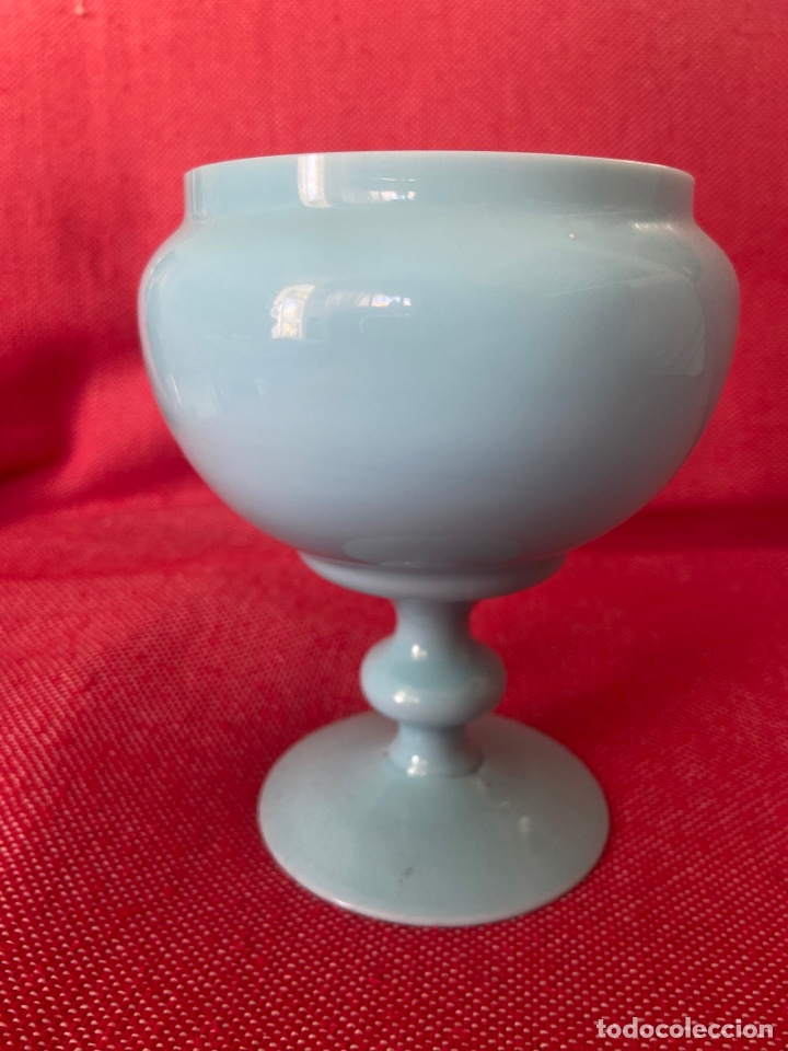 Antig&uuml;edades: Copa opalina Azul - Foto 1