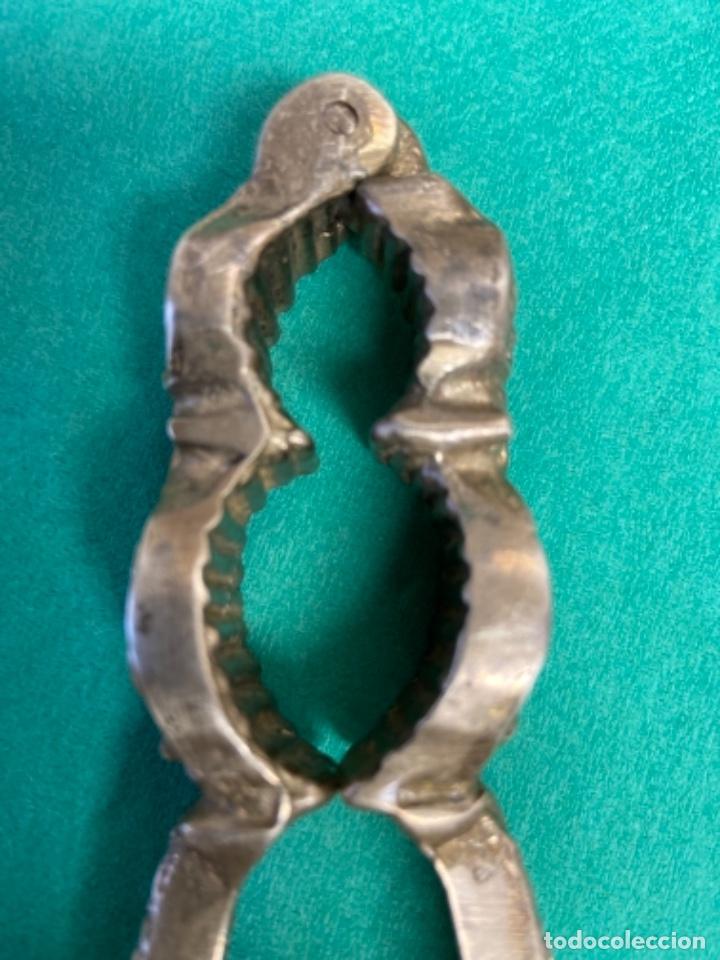 Antig&uuml;edades: Cascanueces de bronce - Foto 5