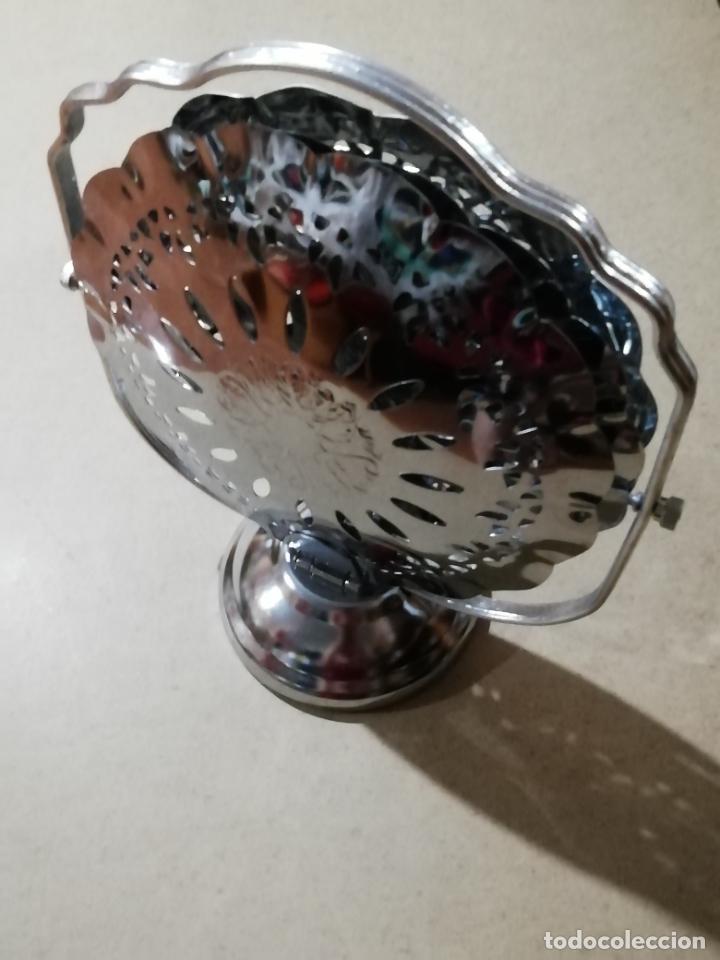 Antig&uuml;edades: SOPORTE CON PLATOS CROMADO- PLEGABLE - Foto 5