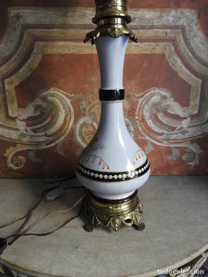 Antig&uuml;edades: QUINQUE ELECTRIFICADO DE PORCELANA Y BRONCE - Foto 5