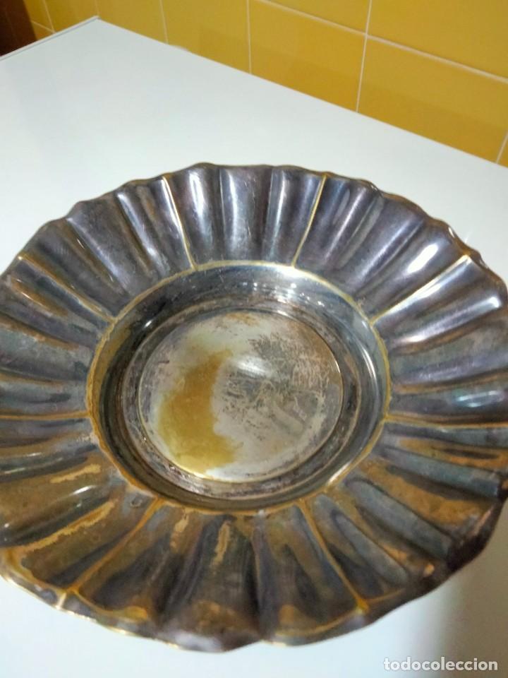 Antig&uuml;edades: antiguo plato centro de mesa de alpaca - Foto 1
