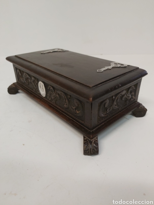 Antig&uuml;edades: Preciosa caja tallada en madera y plata - Foto 2
