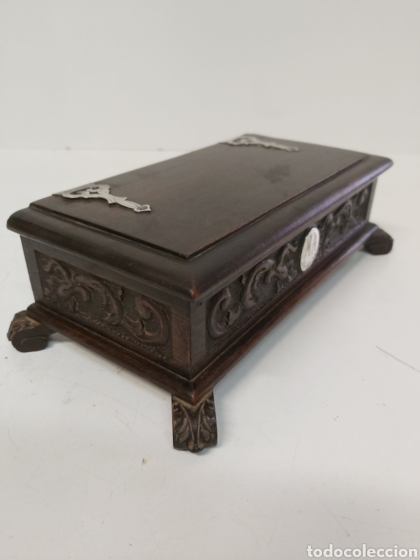 Antig&uuml;edades: Preciosa caja tallada en madera y plata - Foto 3