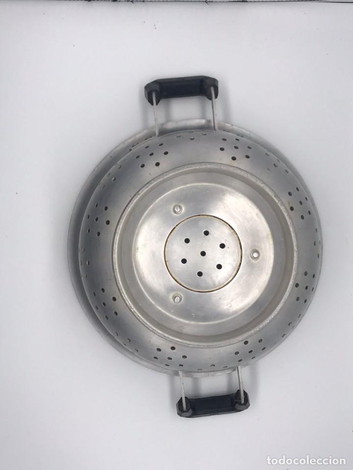 Antig&uuml;edades: ANTIGUO ESCURRIDOR DE ALUMINIO CON ASAS - Foto 5