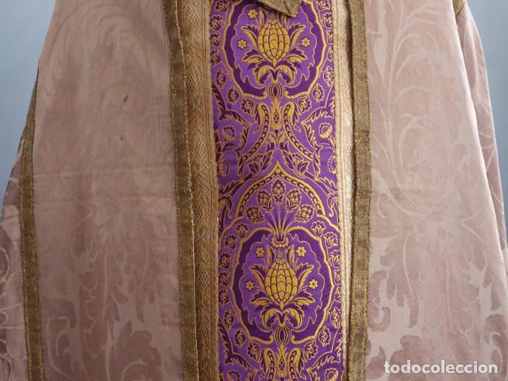 Antigüedades: Capa pluvial confeccionada en seda de damasco. España. Siglos XVIII-XIX. - Foto 5 - 286899398