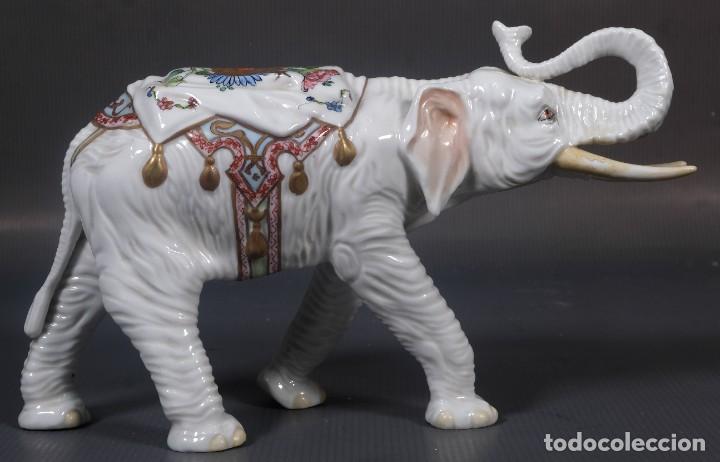 Oggetti Antichi: Elefante en porcelana &Aacute;lvarez marca en la base
