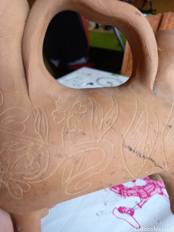 Antig&uuml;edades: BOTIJO TORO. CUENCA. FIRMADO EN LA BASE ,M.HERNANSANZ? - Foto 2