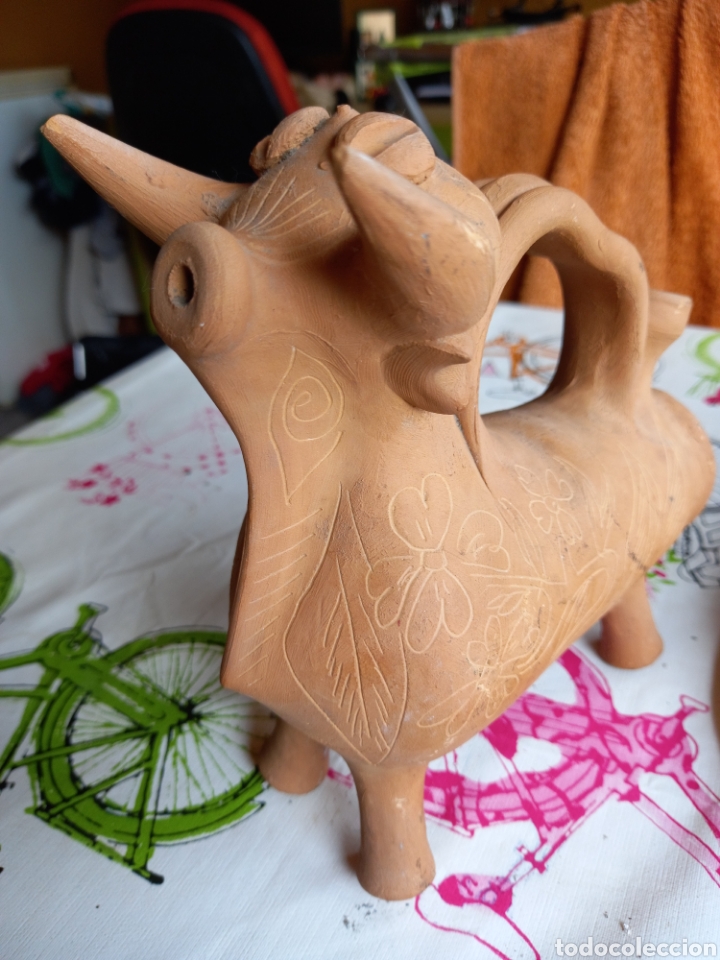 Antig&uuml;edades: BOTIJO TORO. CUENCA. FIRMADO EN LA BASE ,M.HERNANSANZ? - Foto 1