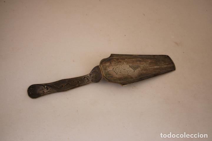 Antig&uuml;edades: pala de servir plateada - Foto 3