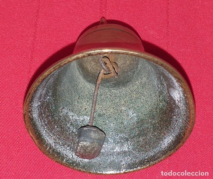 Antig&uuml;edades: PEQUE&Ntilde;A CAMPANA DE BRONCE - Foto 8