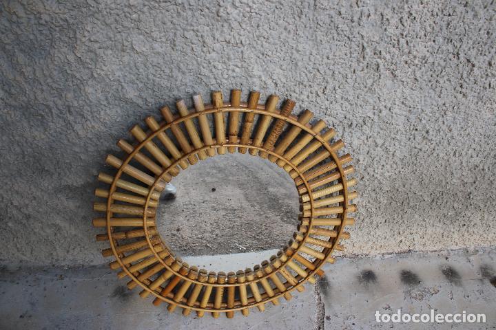 Antig&uuml;edades: espejo de sol de mimbre - Foto 6