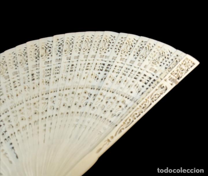 Antigüedades: Abanico baraja. Marfil calado. Pierced ivory fan, Hu Shan. ca ca 1800 - Foto 4 - 287849133