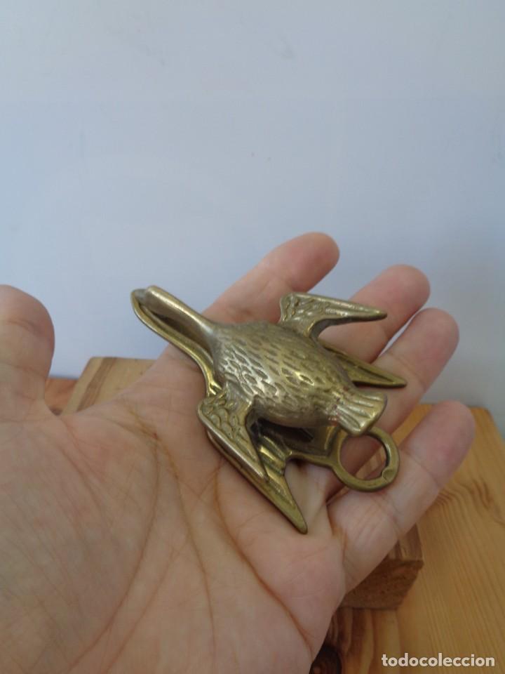 Antig&uuml;edades: &iexcl;&iexcl; PATO VOLANDO. - BRONCE. Pinza de DOCUMENTOS. !! - Foto 2