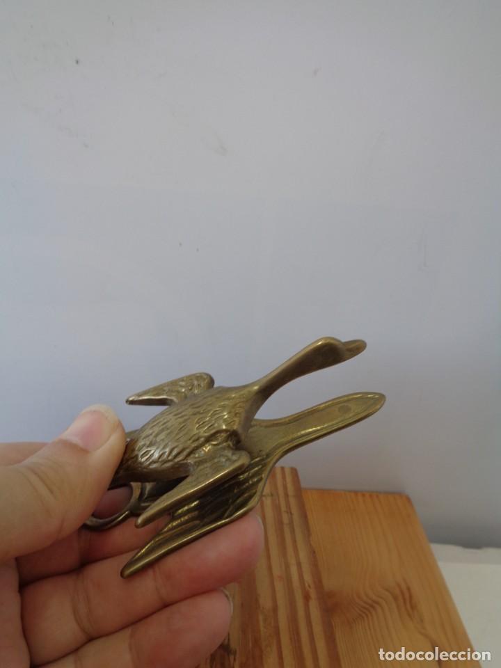 Antig&uuml;edades: &iexcl;&iexcl; PATO VOLANDO. - BRONCE. Pinza de DOCUMENTOS. !! - Foto 16