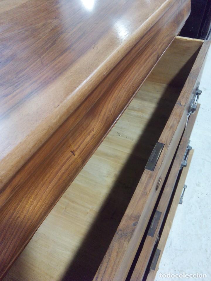 Antig&uuml;edades: C&Oacute;MODA CAJONERA DE NOGAL - Foto 9