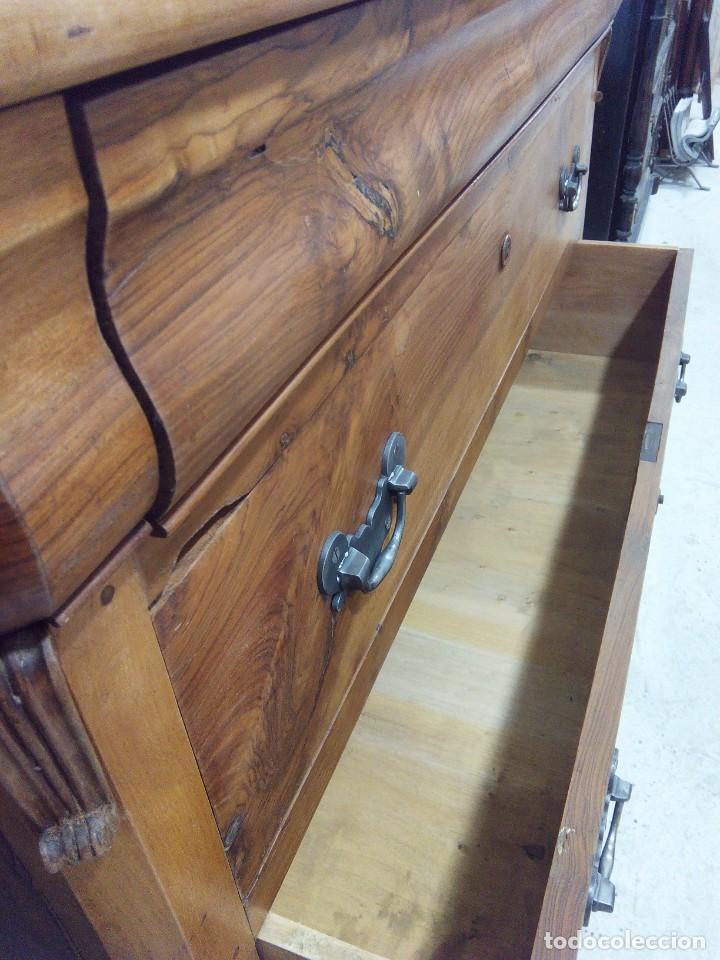 Antig&uuml;edades: C&Oacute;MODA CAJONERA DE NOGAL - Foto 10