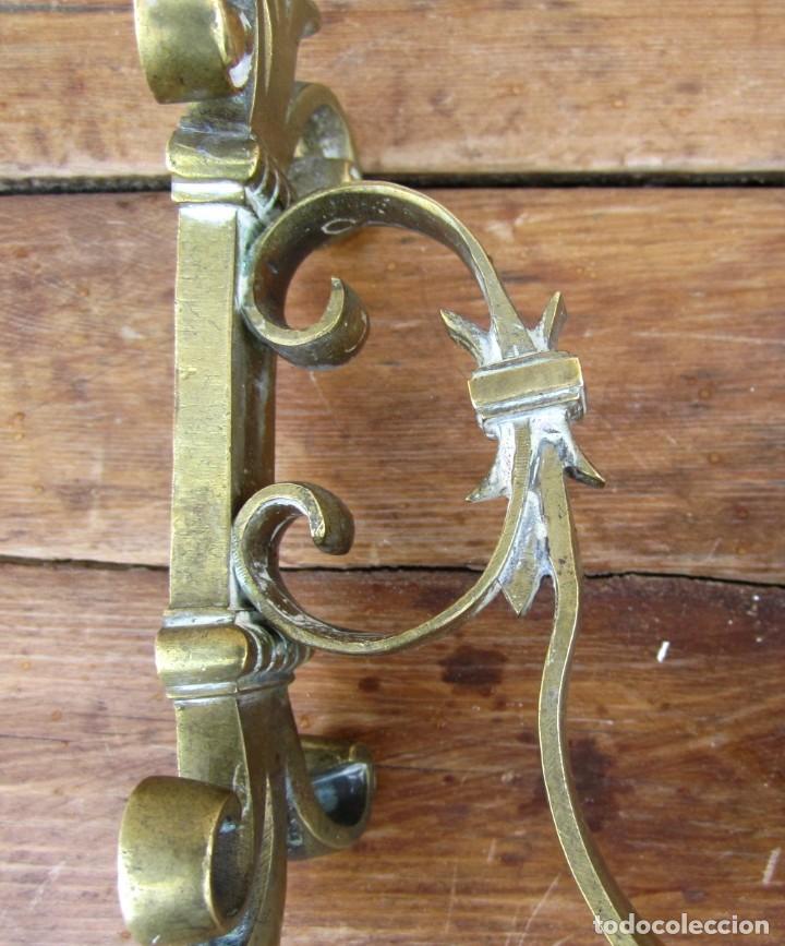 Antig&uuml;edades: Percha de bronce, Leon y Flor de Lis SXIX, - Foto 7