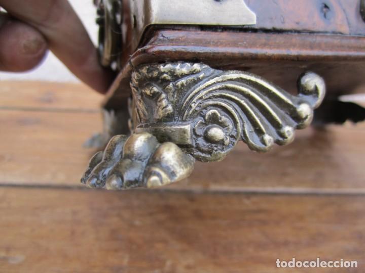 Antig&uuml;edades: Percha de bronce, Leon y Flor de Lis SXIX, - Foto 12