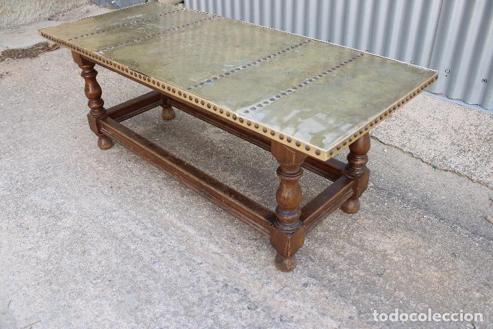 Antig&uuml;edades: mesa baja con tablero de lat&oacute;n - Foto 5