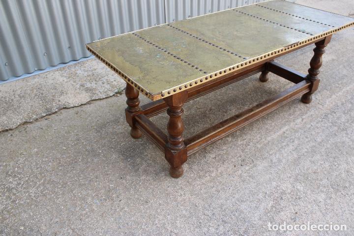 Antig&uuml;edades: mesa baja con tablero de lat&oacute;n - Foto 6