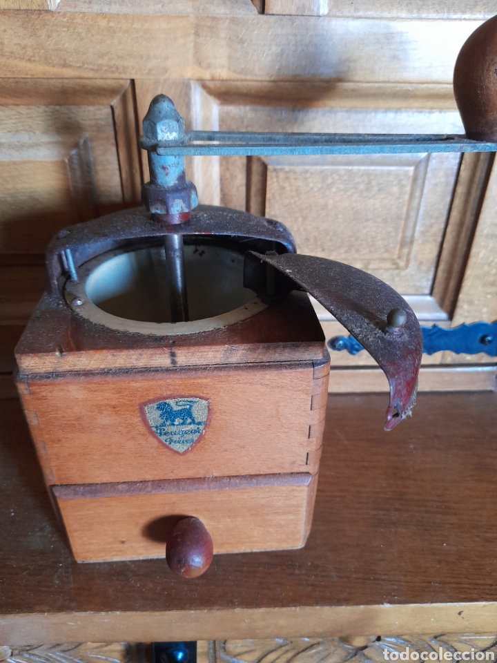 Antig&uuml;edades: Antiguo molinillo Peugeot - Foto 3