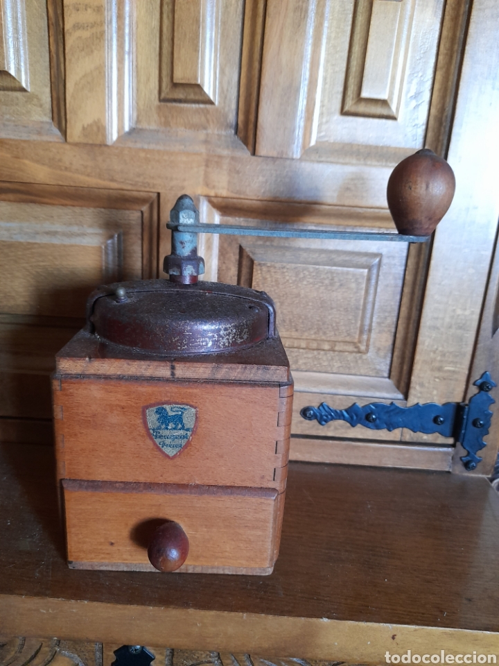 Antiguidades: Antiguo molinillo Peugeot