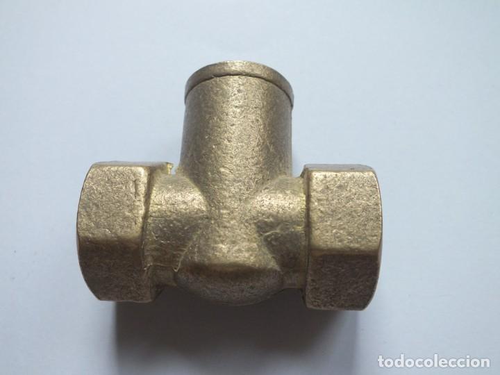 Antig&uuml;edades: PIEZA DE TUBER&Iacute;A EN BRONCE CON FORMA DE T CON ROSCA - Foto 1